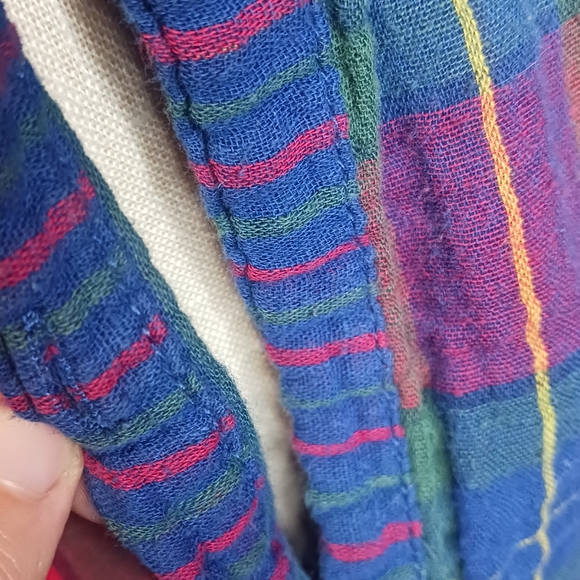 Umgee Plaid Flannel Fray Hem Red Blue Purple Green *missing button* Size Medium - Picture 4 of 9